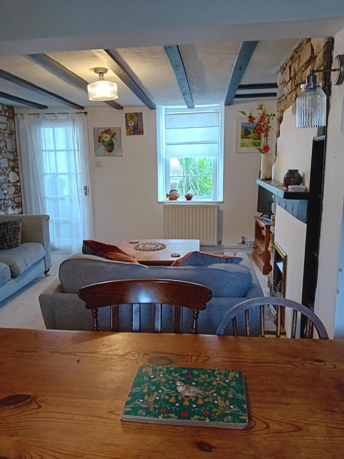 Nutshell Cottage Seaton  Extérieur photo